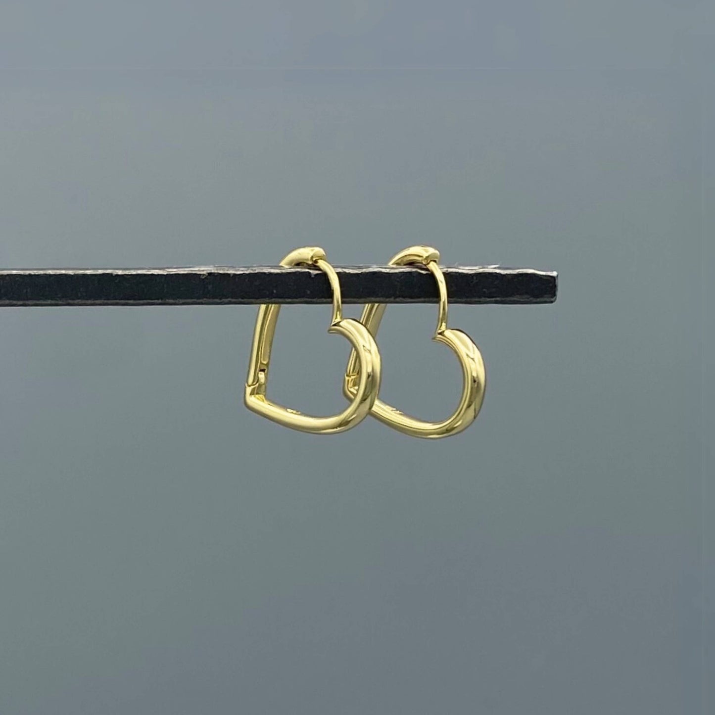 Open Heart Gold Clicker Hoops